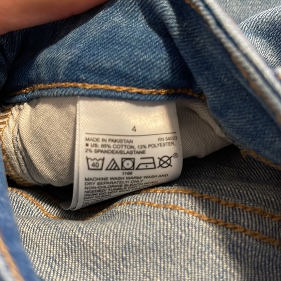 Old Navy Rockstar Super Skinny High Rise size 4 - Picture 3 of 3